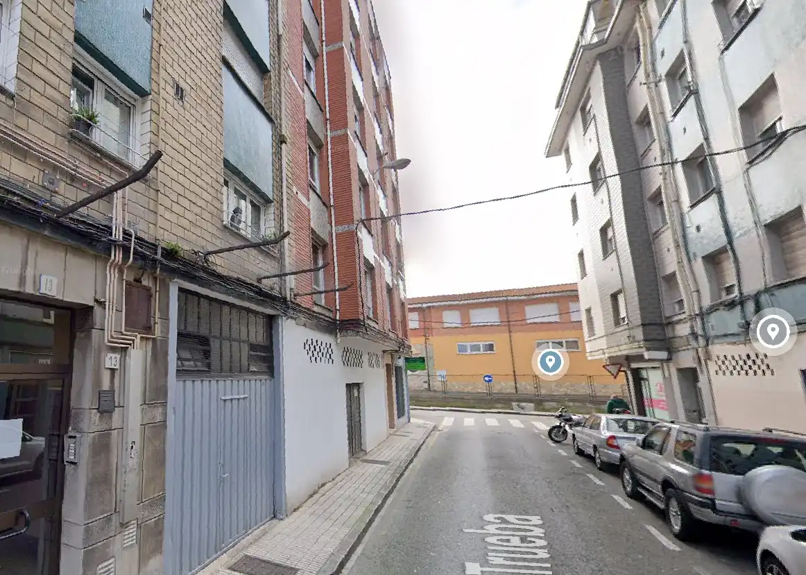 Piso en venta en Calle Trueba, Perchera