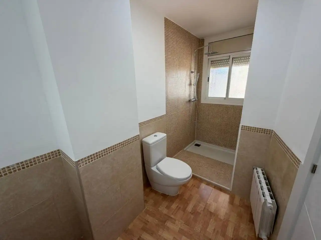 Baño de Piso en venta en Terrassa con Aire acondicionado, Calefacción y Parquet