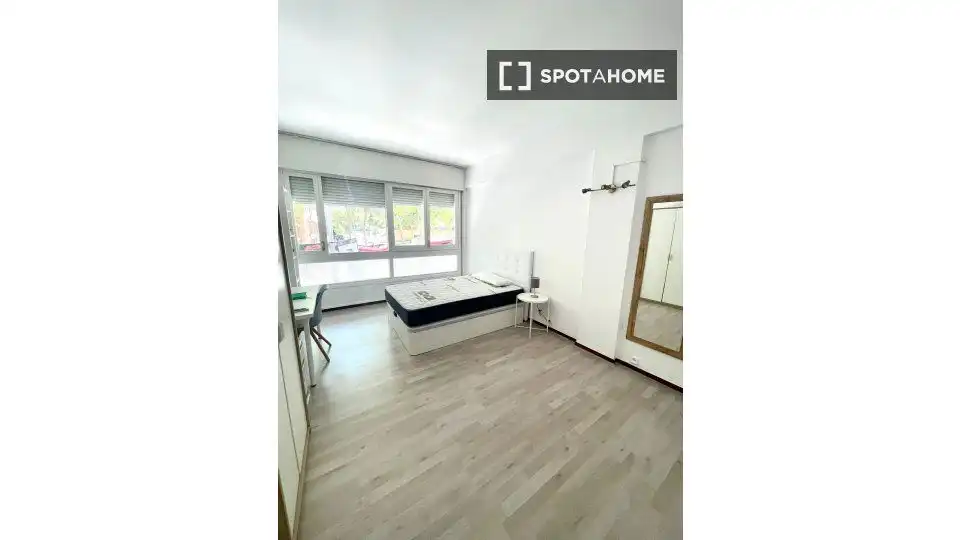 Schlafzimmer von Wohnung zur untervermieten in Barcelona mit Klimaanlage und Terrasse