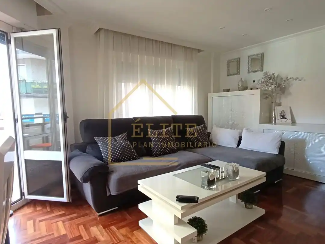Sala de estar de Piso en venta en Santurtzi  con Calefacción, Amueblado y Balcón