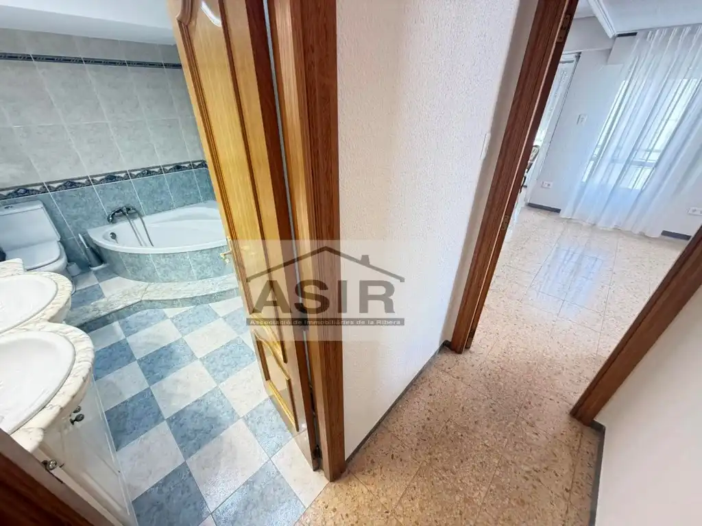 Piso de alquiler en Alzira con Balcón