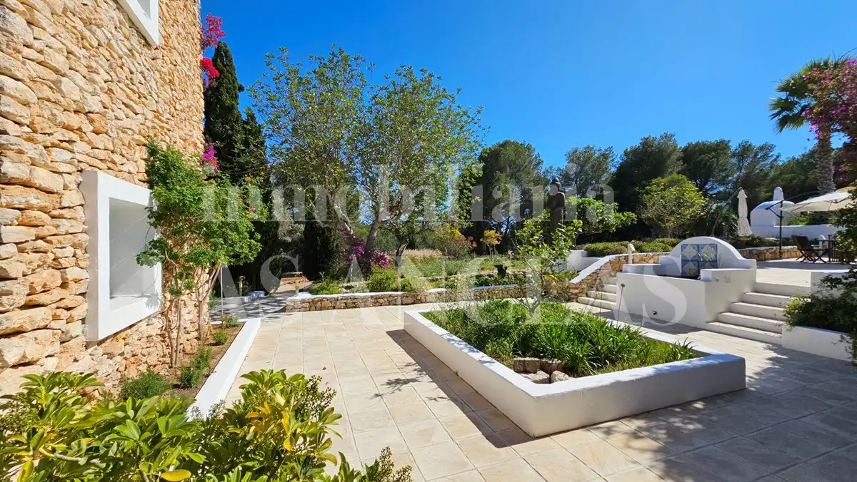 Jardí de Finca rústica en venda en Santa Eulària des Riu amb Aire condicionat, Calefacció i Terrassa