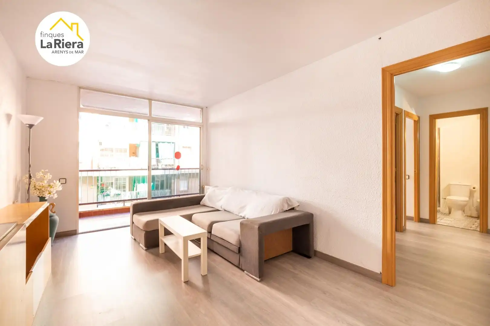 Sala de estar de Piso en venta en Arenys de Mar con Calefacción, Parquet y Balcón