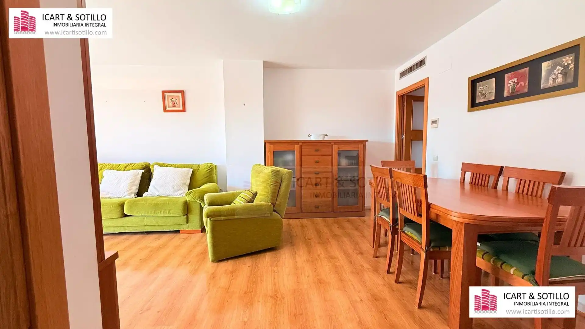 Sala d'estar de Pis en venda en Vinaròs amb Aire condicionat, Calefacció i Parquet