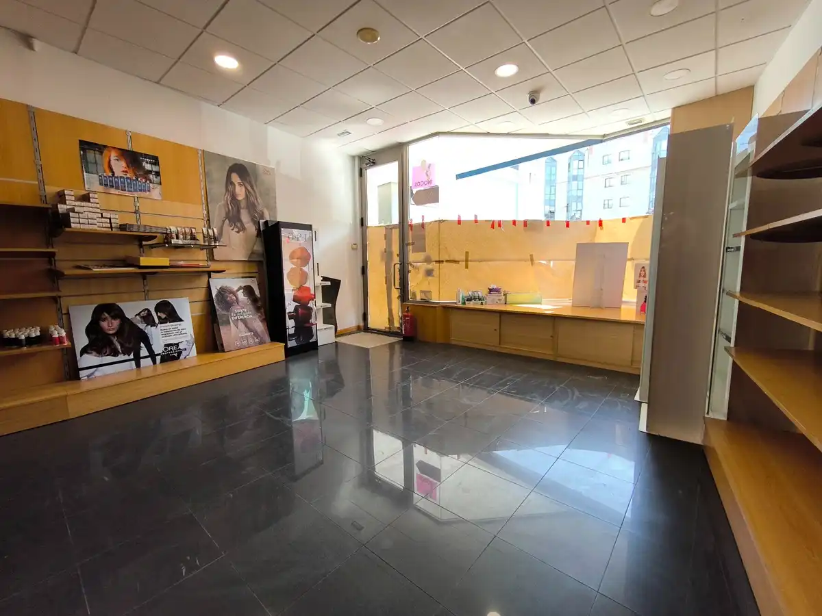 Local comercial de lloguer a Vilagarcía