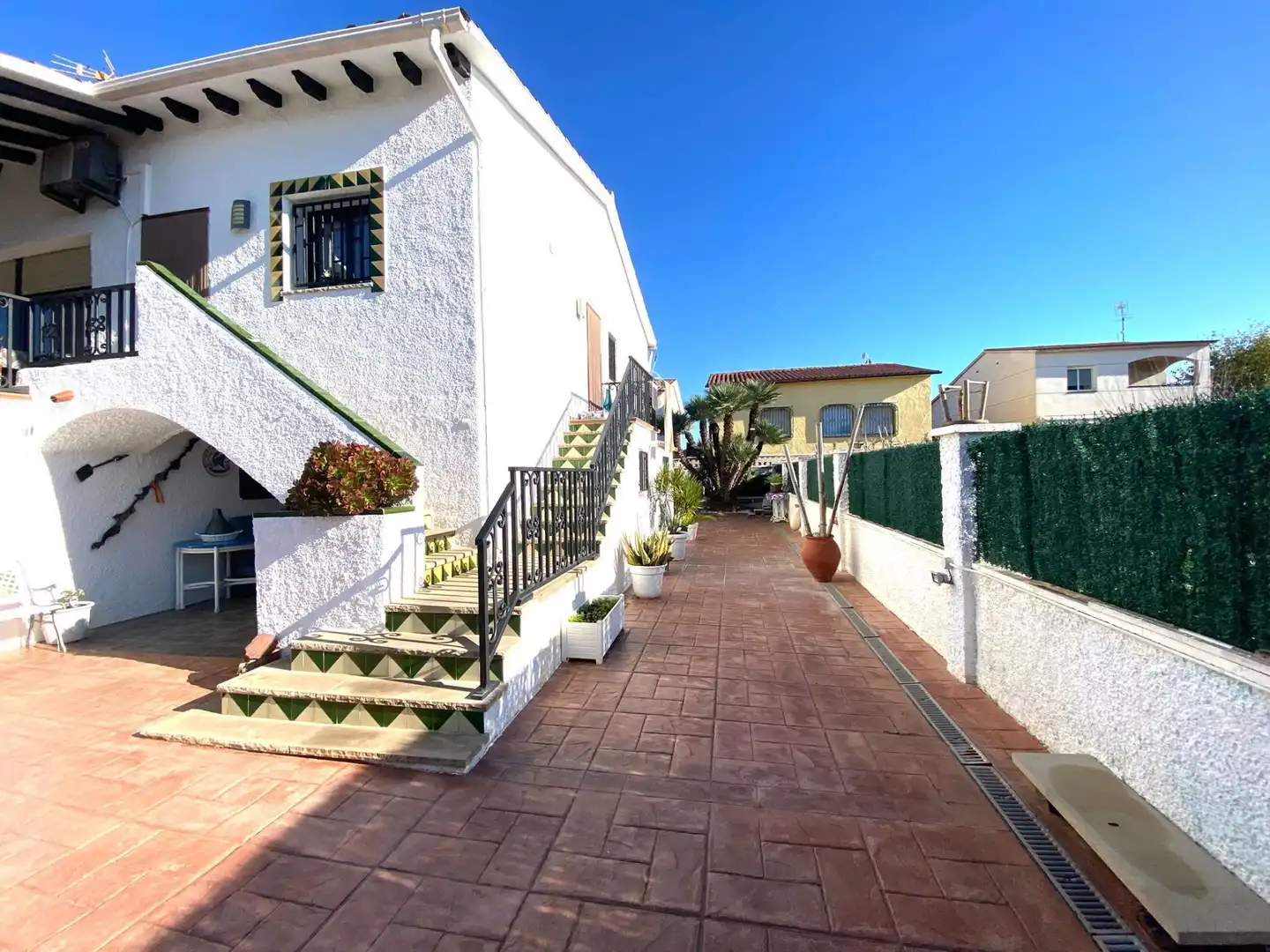 Vista exterior de Casa o xalet en venda en Creixell amb Aire condicionat, Terrassa i Traster