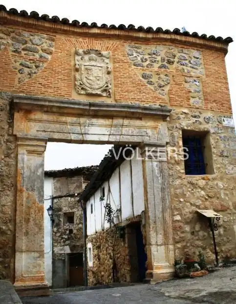 Vista exterior de Casa adosada en venda en Valdeavellano amb Calefacció i Jardí privat