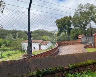 Vista exterior de Casa o xalet en venda en Aracena amb Calefacció, Terrassa i Piscina