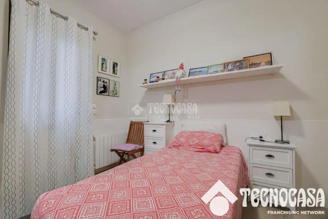 Habitación de Casa adosada en venta en Viladecans con Aire acondicionado, Calefacción y Terraza