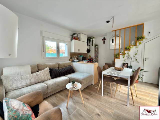 Casa-chalet en Venta en Calle Principal, 20 en Casa Amarilla