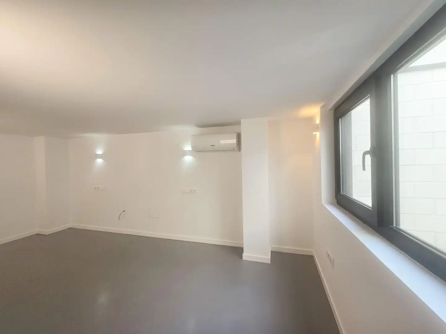 Planta baja en venta en A Coruña Capital  con Calefacción y Jardín privado