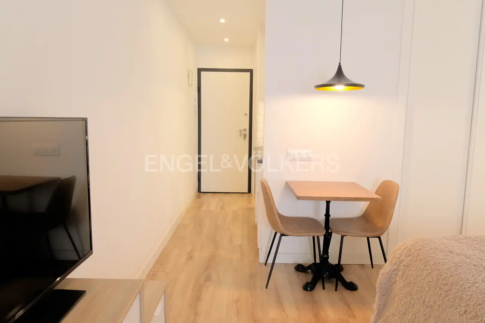 Dining room of Study for rent in  Madrid Capital  with Air Conditioner, Heating and Furnished