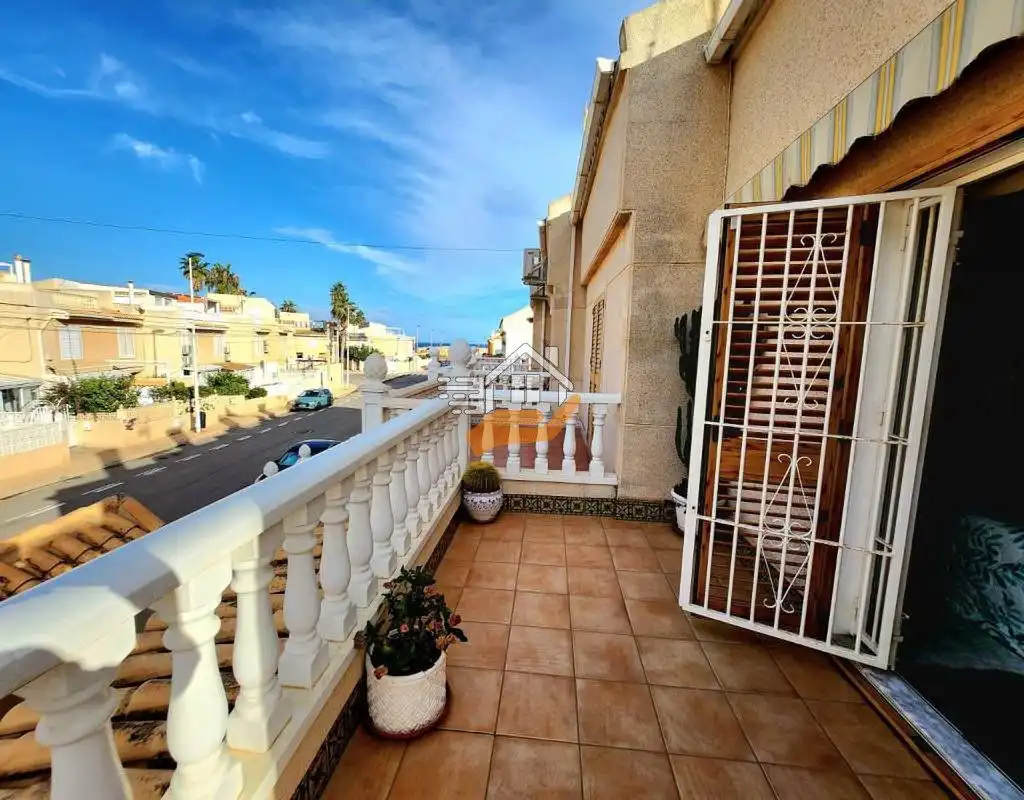 Detached house with terrace for sale in Playa de los Locos, imagen 3