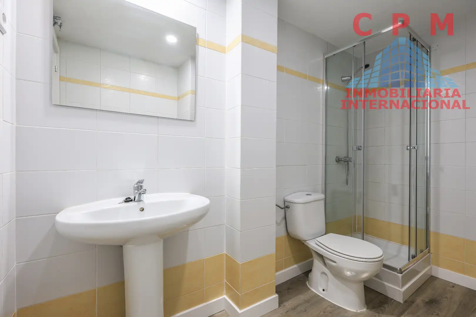 Badezimmer von Dachboden zur Miete in Alcobendas mit Klimaanlage, Heizung und Parkett