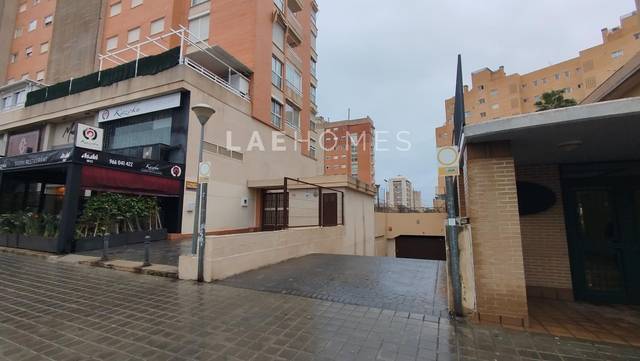 Garaje en Venta en Cabo de las Huertas