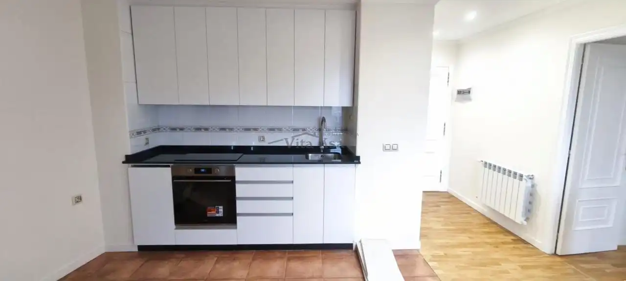 Cocina de Apartamento de alquiler en Ourense Capital  con Calefacción, Terraza y Amueblado