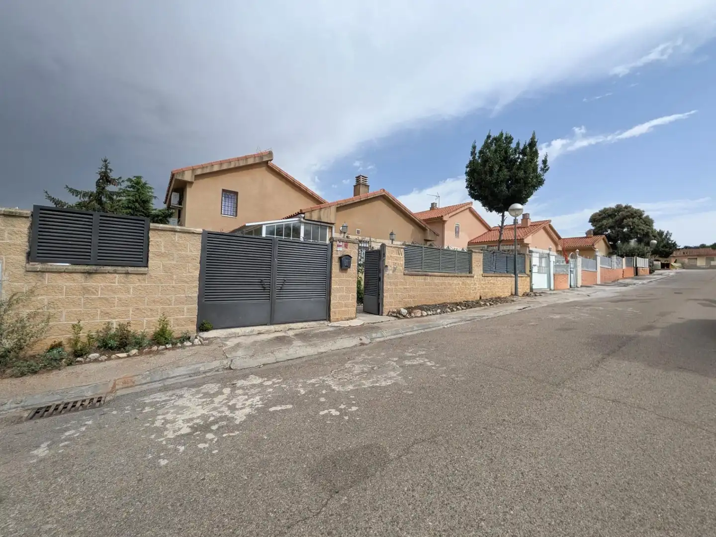 Vista exterior de Casa o chalet en venta en Loranca de Tajuña con Calefacción y Jardín privado