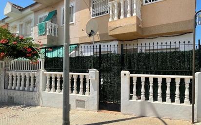 Vista exterior de Casa adosada en venda en San Pedro del Pinatar amb Terrassa