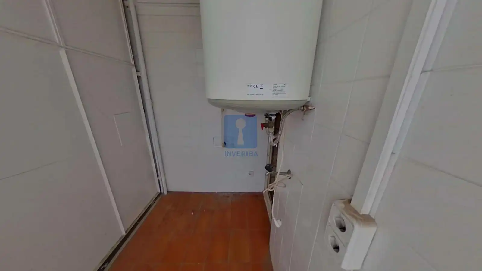 Bany de Pis en venda en Girona amb Terrassa