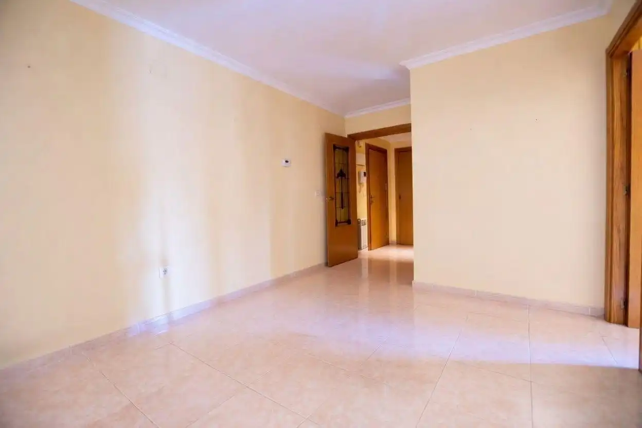 Pis de lloguer a Calle Santa Genoveva Torres, Sant Llorenç - Zona Alfahuir
