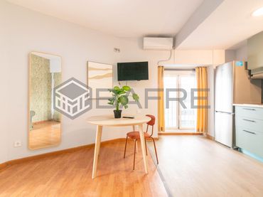 Piso con balcón en venta en Calle del Caballero de Gracia