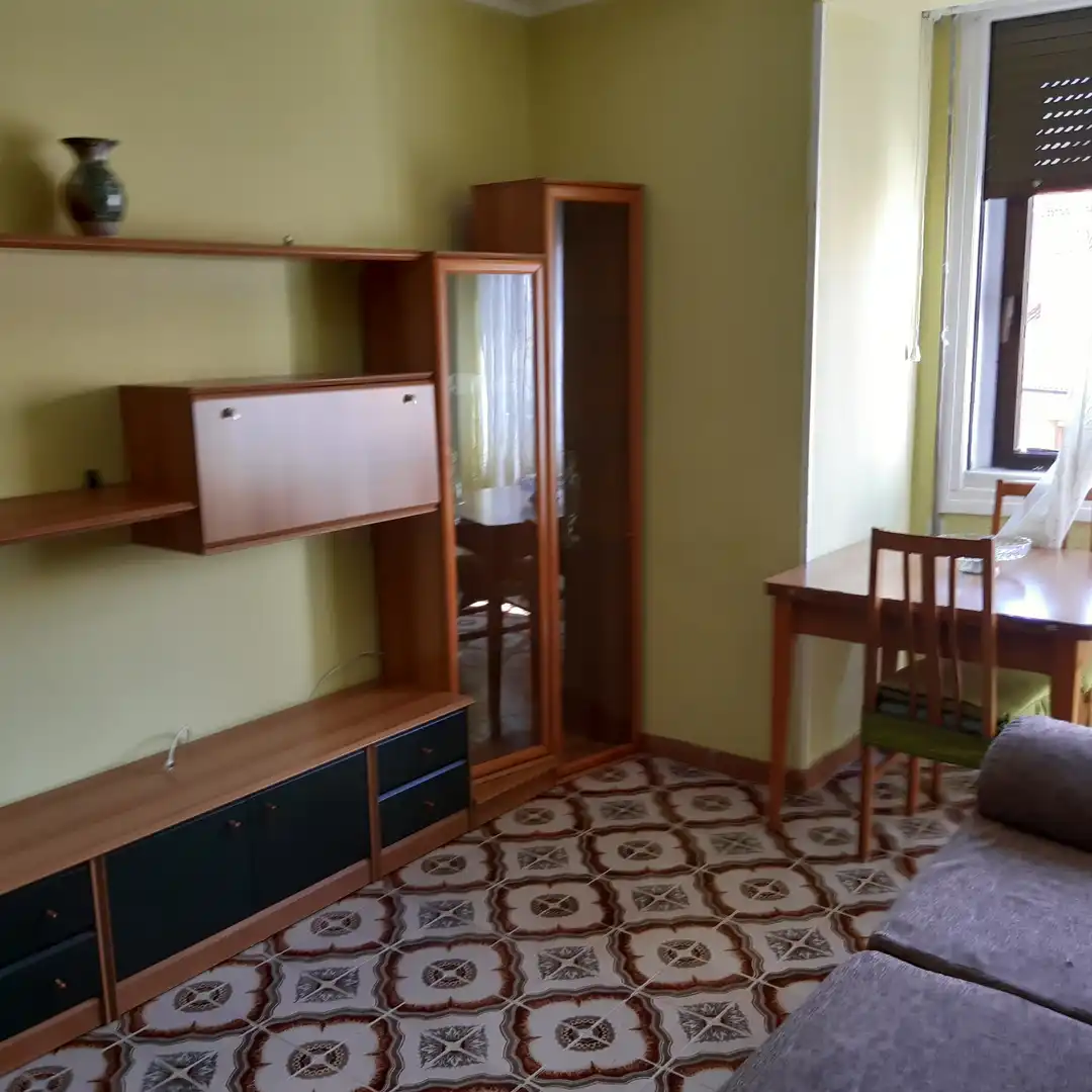 Habitación de Apartamento de alquiler en Teruel con Calefacción, Amueblado y Horno