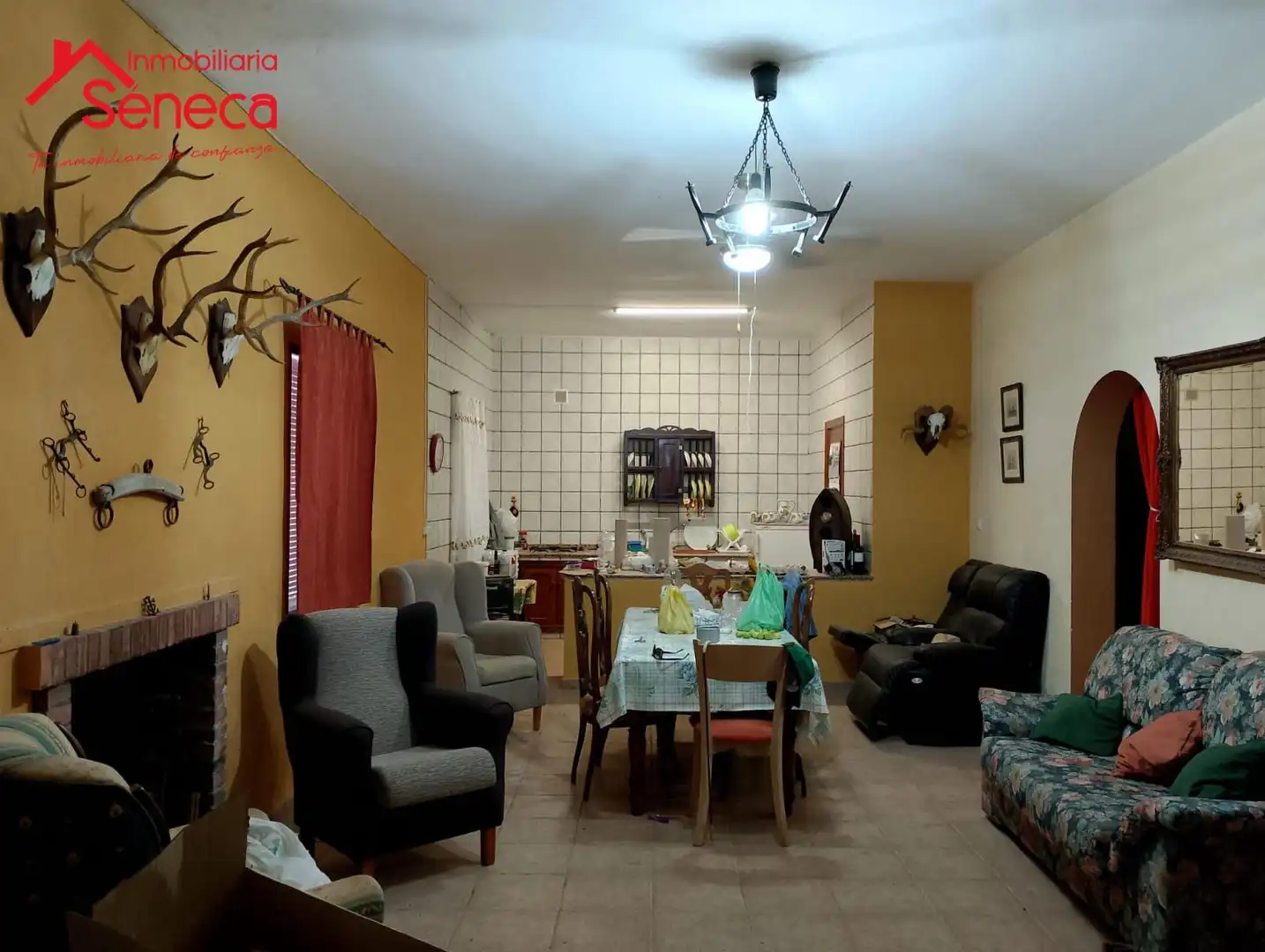 Sala d'estar de Casa o xalet en venda en Montoro amb Aire condicionat i Moblat