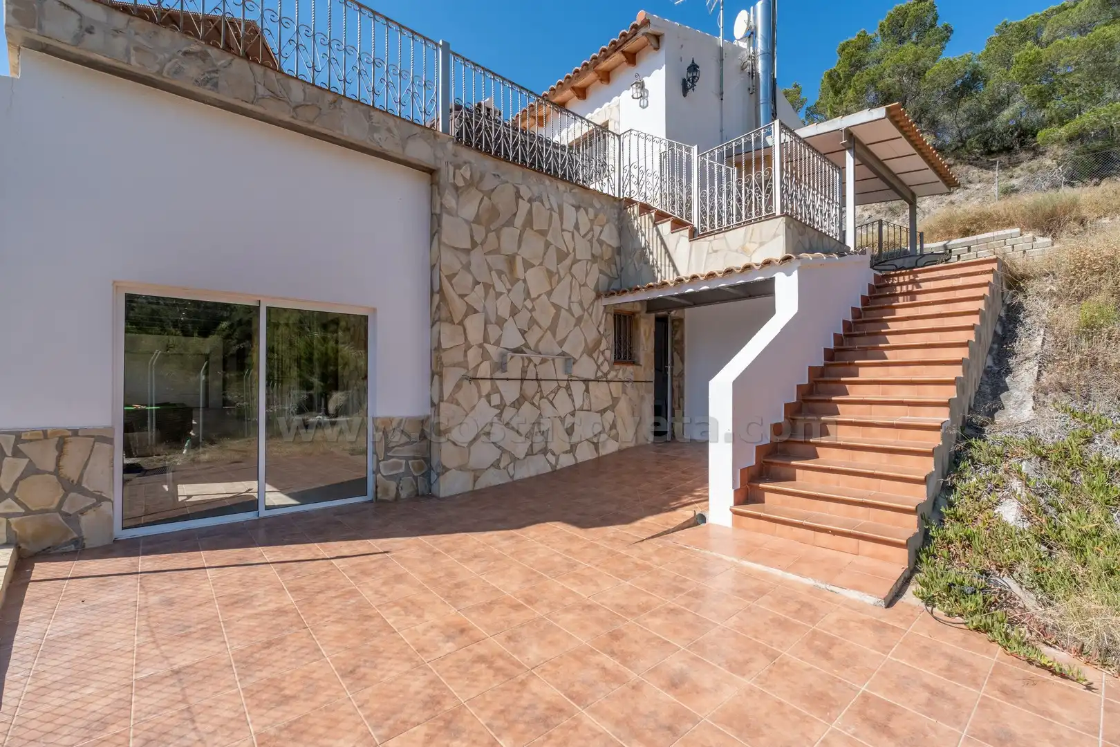 Vista exterior de Casa o chalet en venta en Relleu con Aire acondicionado, Jardín privado y Terraza