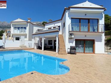 Chalet con balcón en venta en Altea la Vella