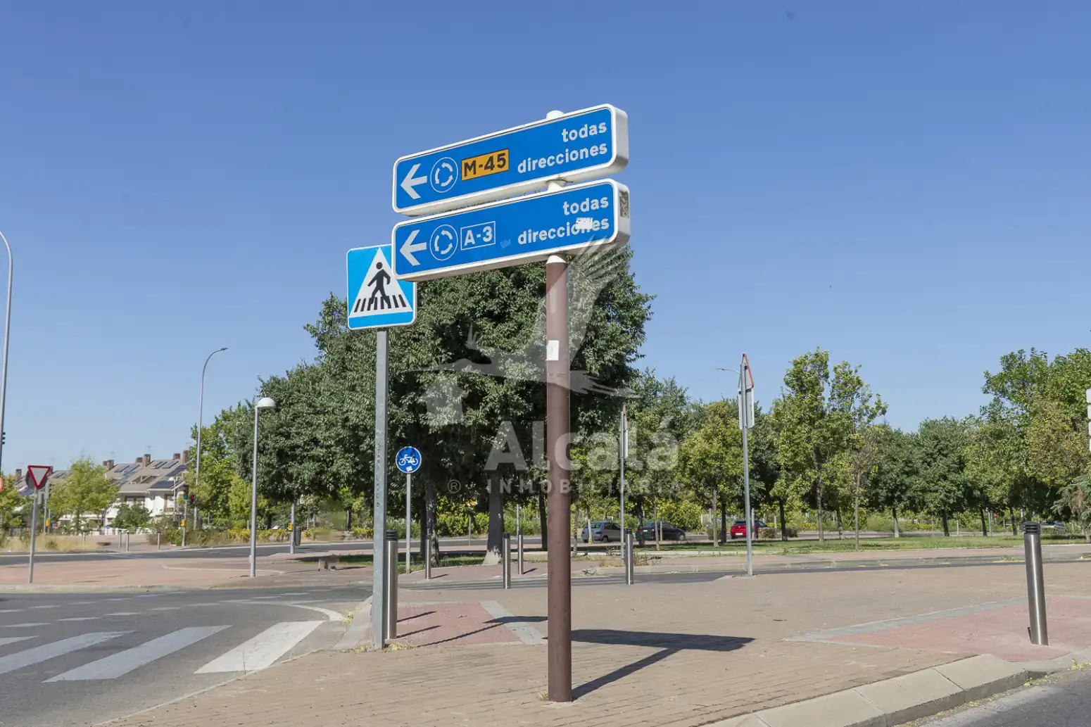 Vista exterior de Piso en venta en Madrid con Calefacción, Jardín privado y Piscina