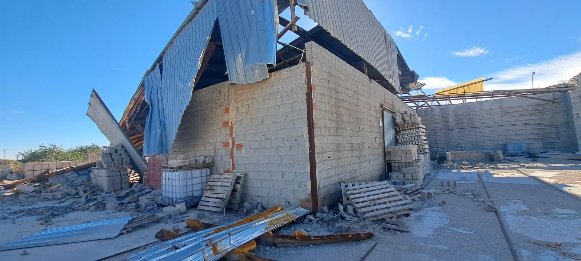 Exterior view of Industrial buildings for sale in Alborache