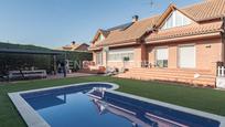 Swimming pool of House or chalet for sale in Sant Cugat del Vallès  with Air Conditioner, Heating and Parquet flooring