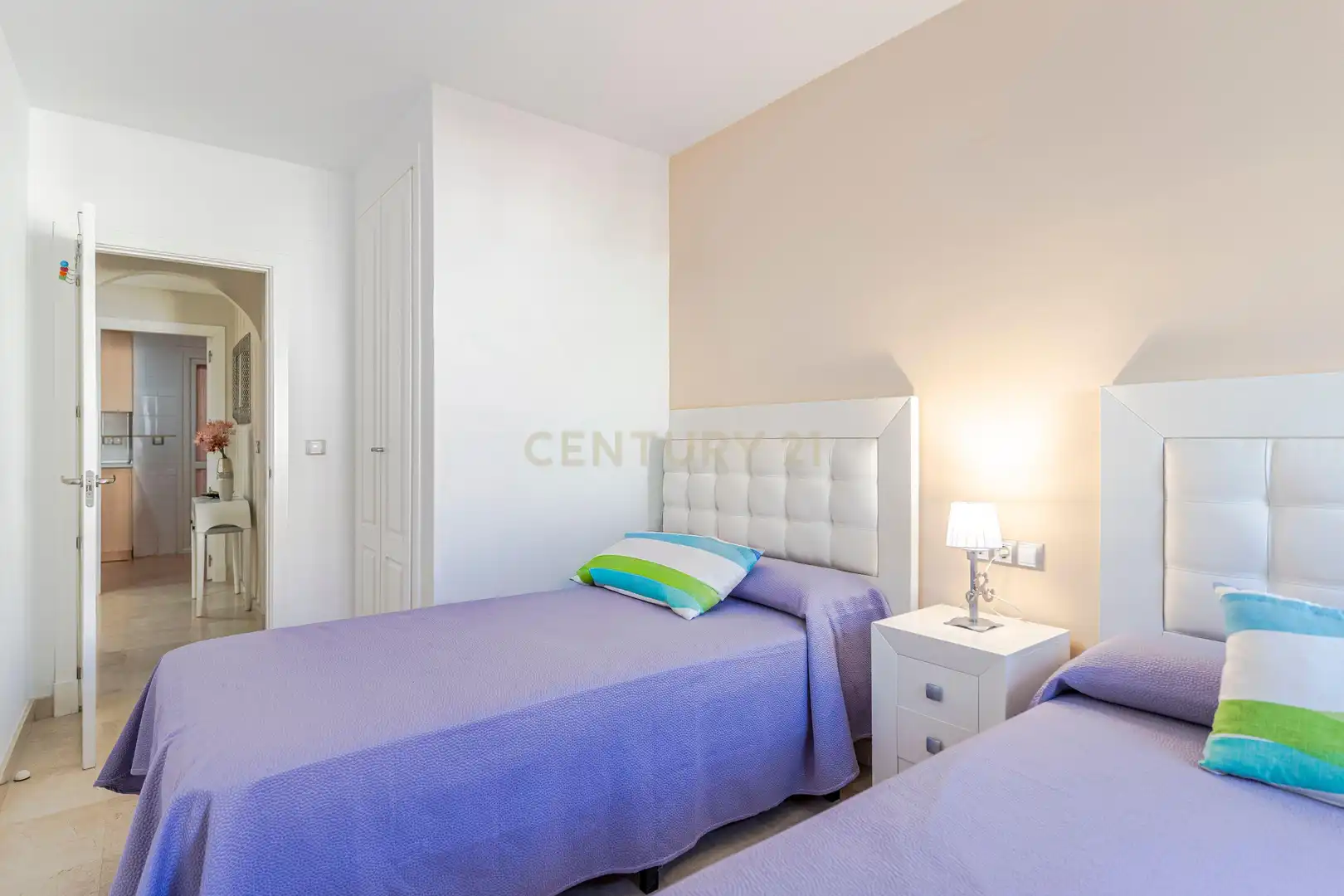 Schlafzimmer von Wohnung zum Verkauf in Manilva mit Privatgarten, Abstellraum und Gemeinschaftspool