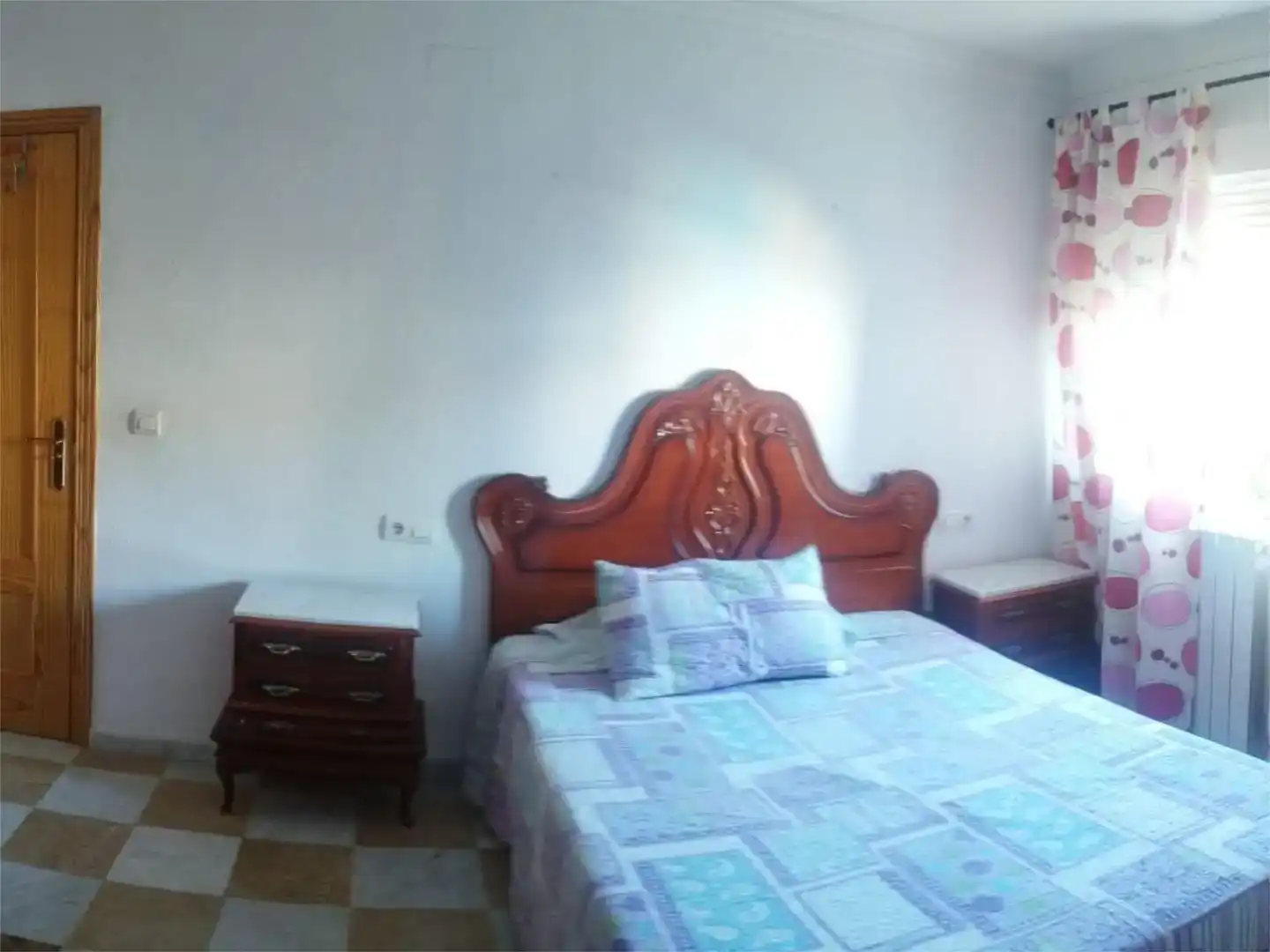 Habitación de Casa adosada en venta en Jun con Aire acondicionado y Balcón