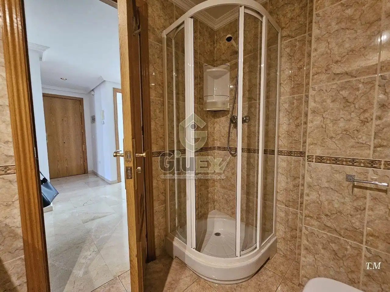 Baño de Dúplex de alquiler en Cáceres con Aire acondicionado, Calefacción y Terraza