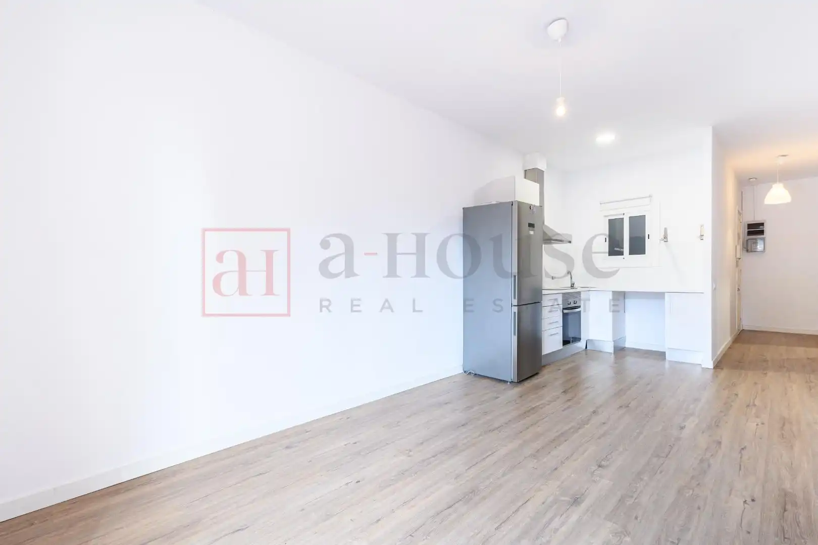 Cuina de Pis en venda en Barcelona amb Parquet i Balcó