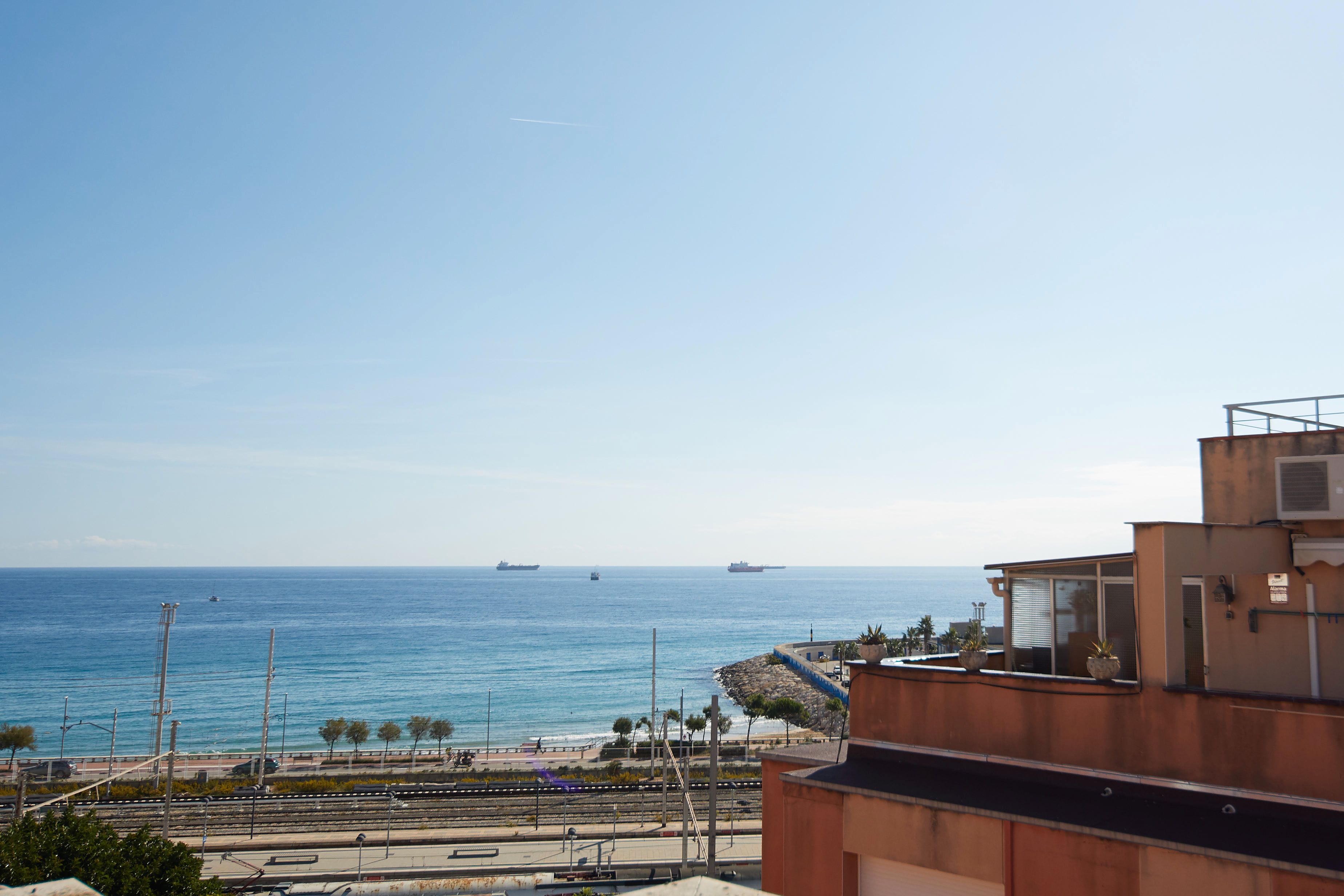 Exterior view of Attic for sale in  Tarragona Capital  with Parquet flooring, Furnished and Oven