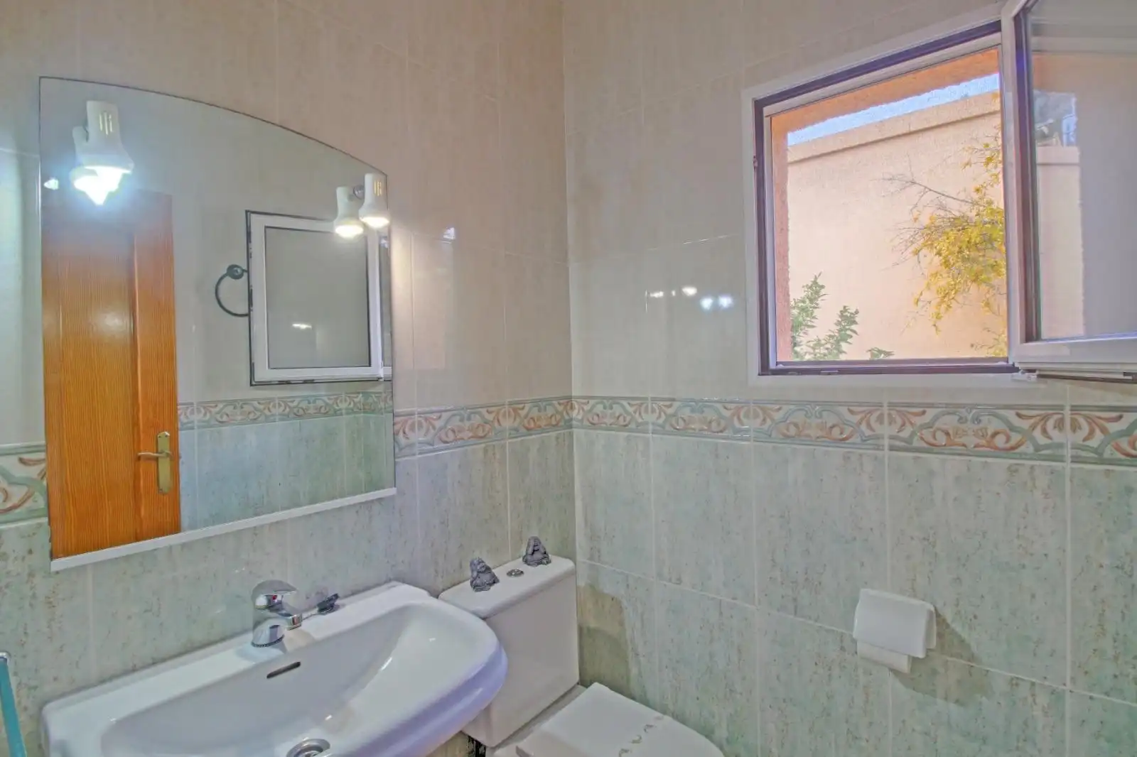 Chalet con piscina en venta en Maryvilla, imagen 24