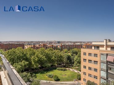 Àtic amb piscina en venda a Calle Estrella Denébola