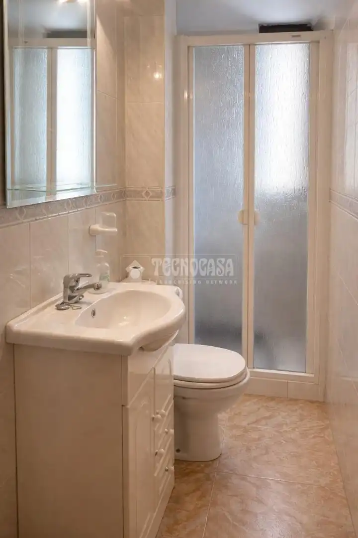 Bathroom of Flat for sale in Almería