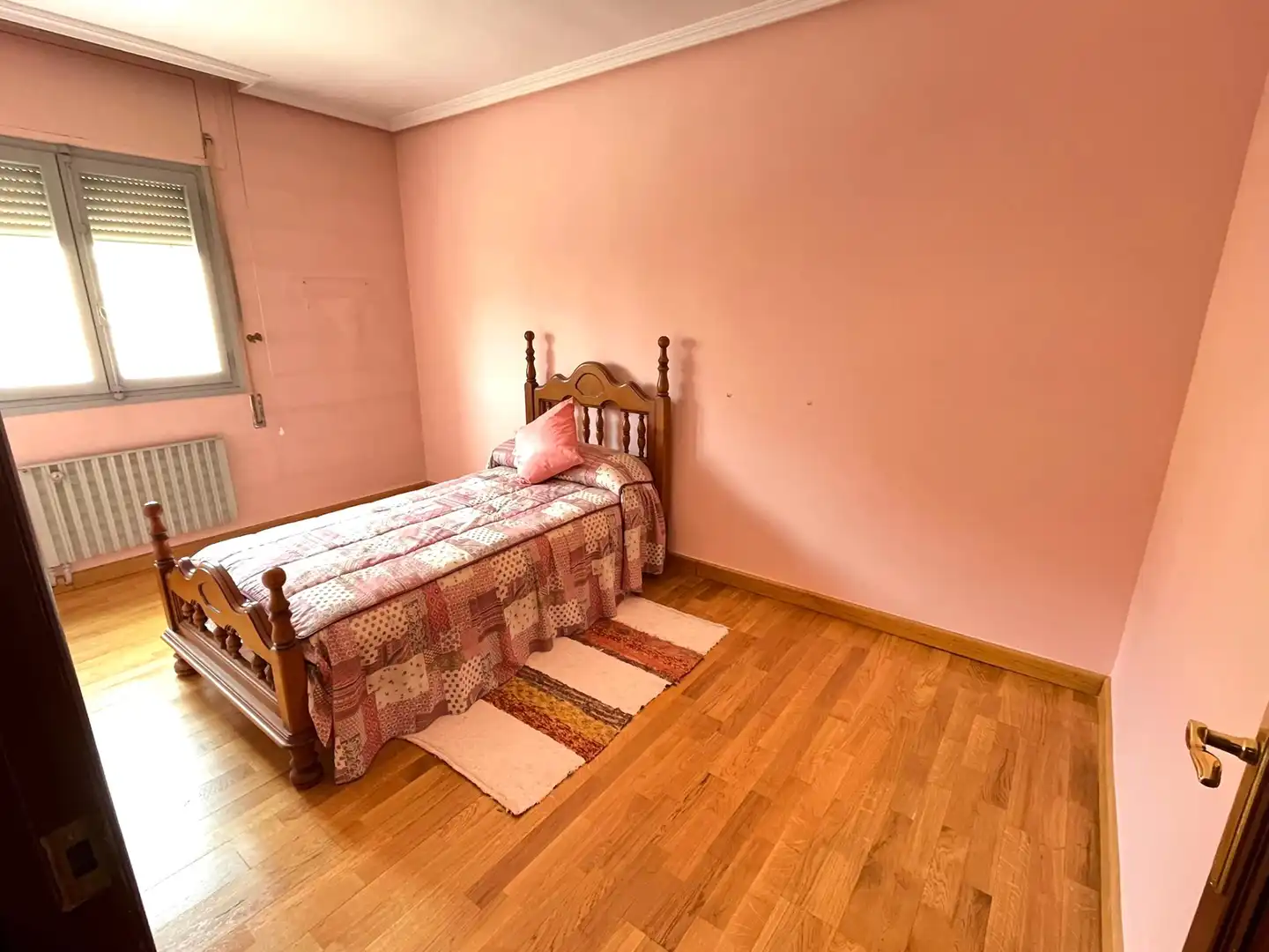Habitación de Piso en venta en Cuéllar con Calefacción, Parquet y Trastero
