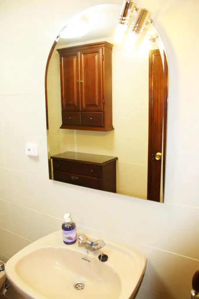 Bathroom of Flat for rent in Granada  with Air Conditioner, Heating and Furnished