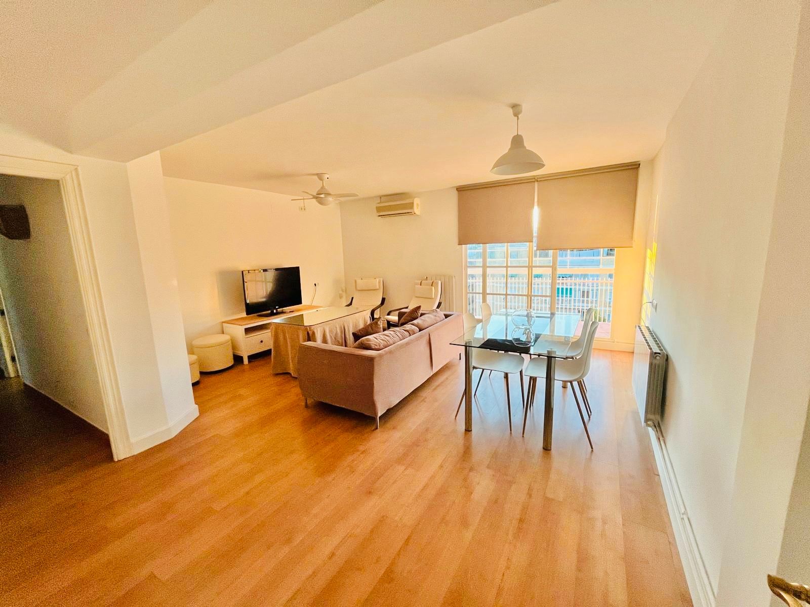 Living room of Attic to rent in  Granada Capital  with Air Conditioner, Heating and Parquet flooring