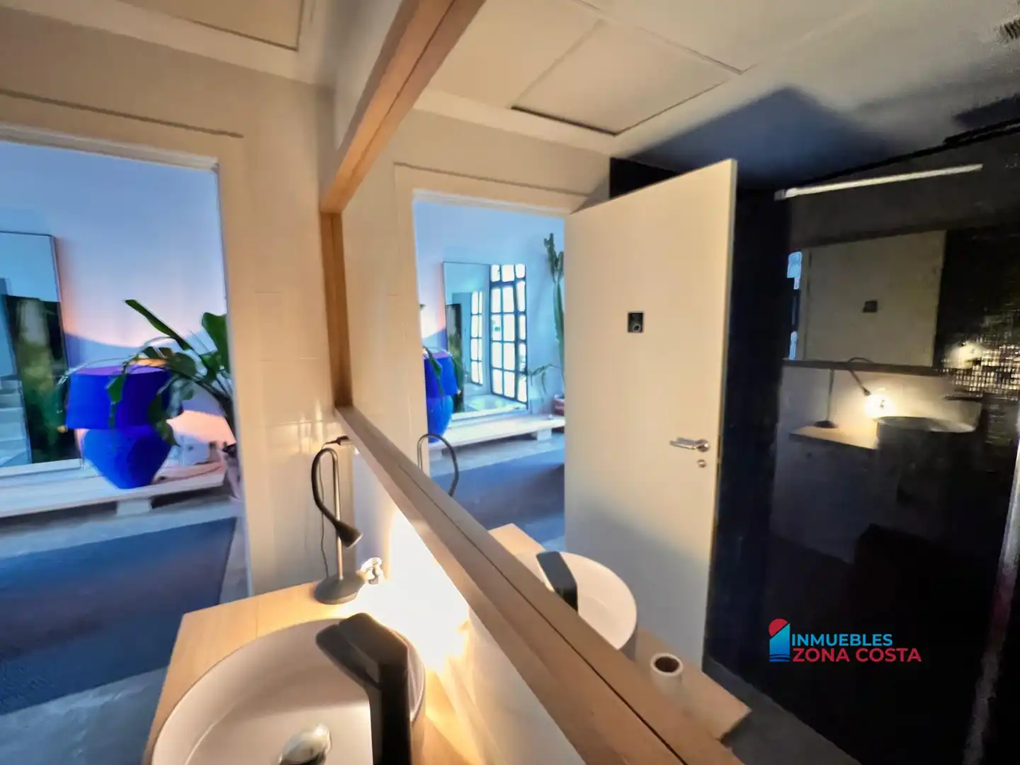 Bathroom of Houses for sale in Valencia  with Air Conditioner, Heating and Terrace