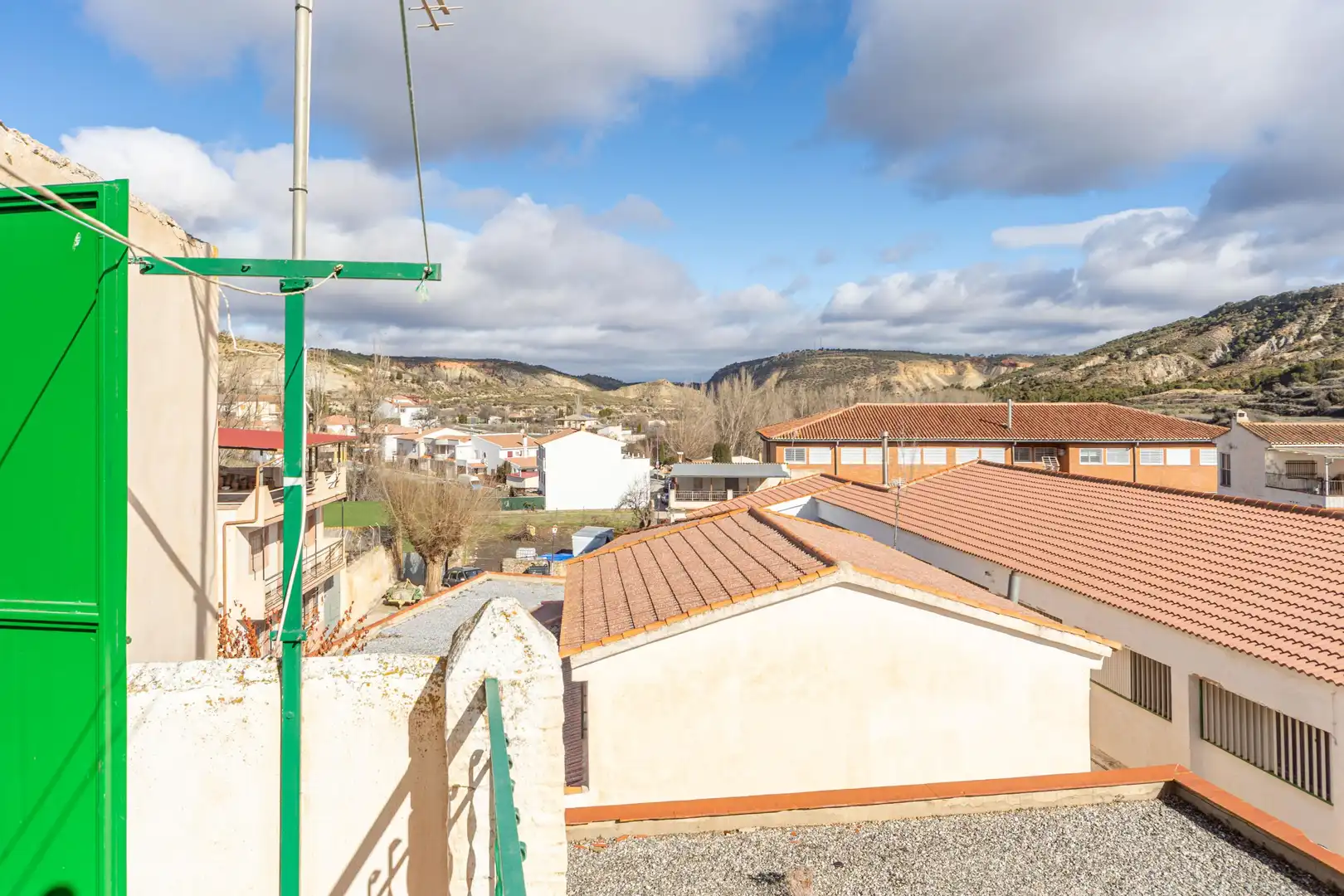Vista exterior de Casa adosada en venta en La Peza con Balcón