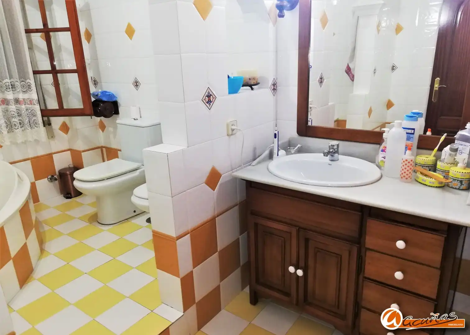 Bany de Edifici en venda en Humilladero
