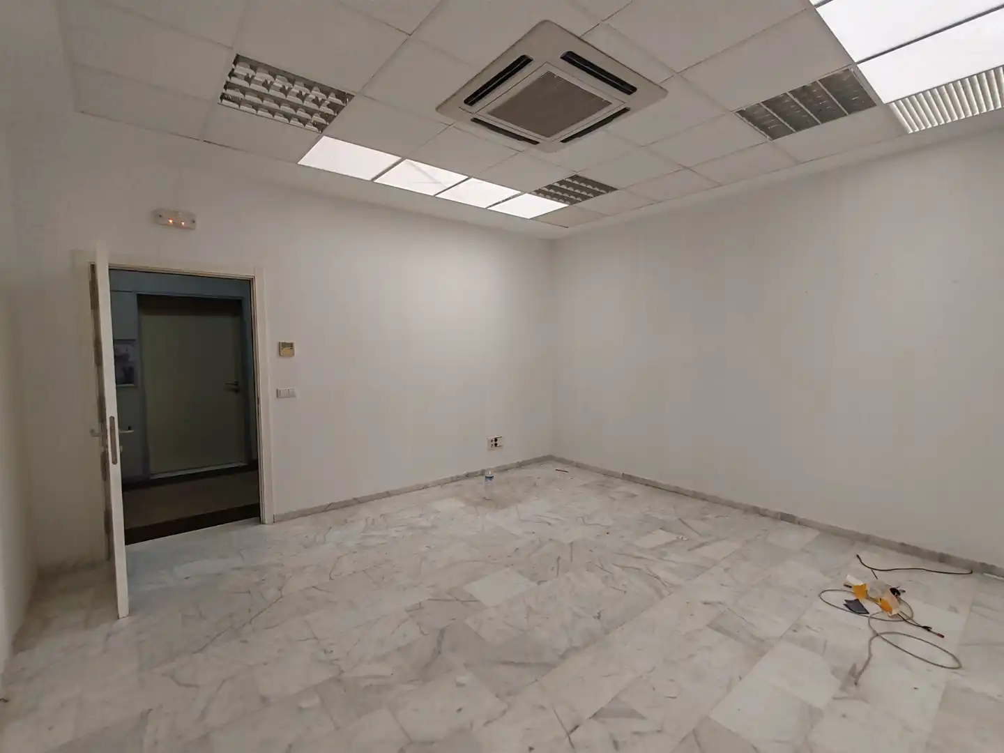 Oficina de alquiler en Sevilla con Aire acondicionado y Internet