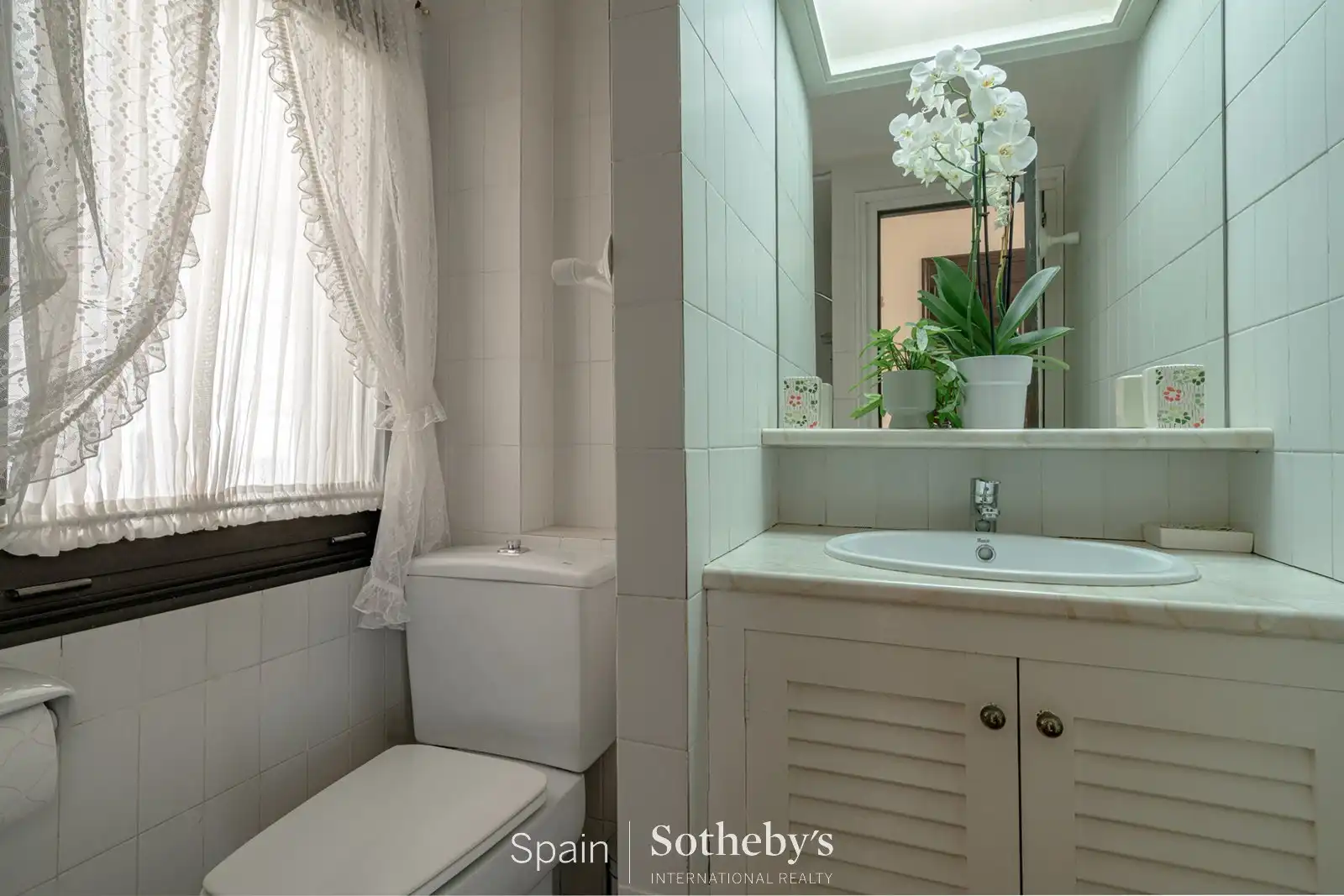 House with pool for sale in Carrer Osca, imagen 19