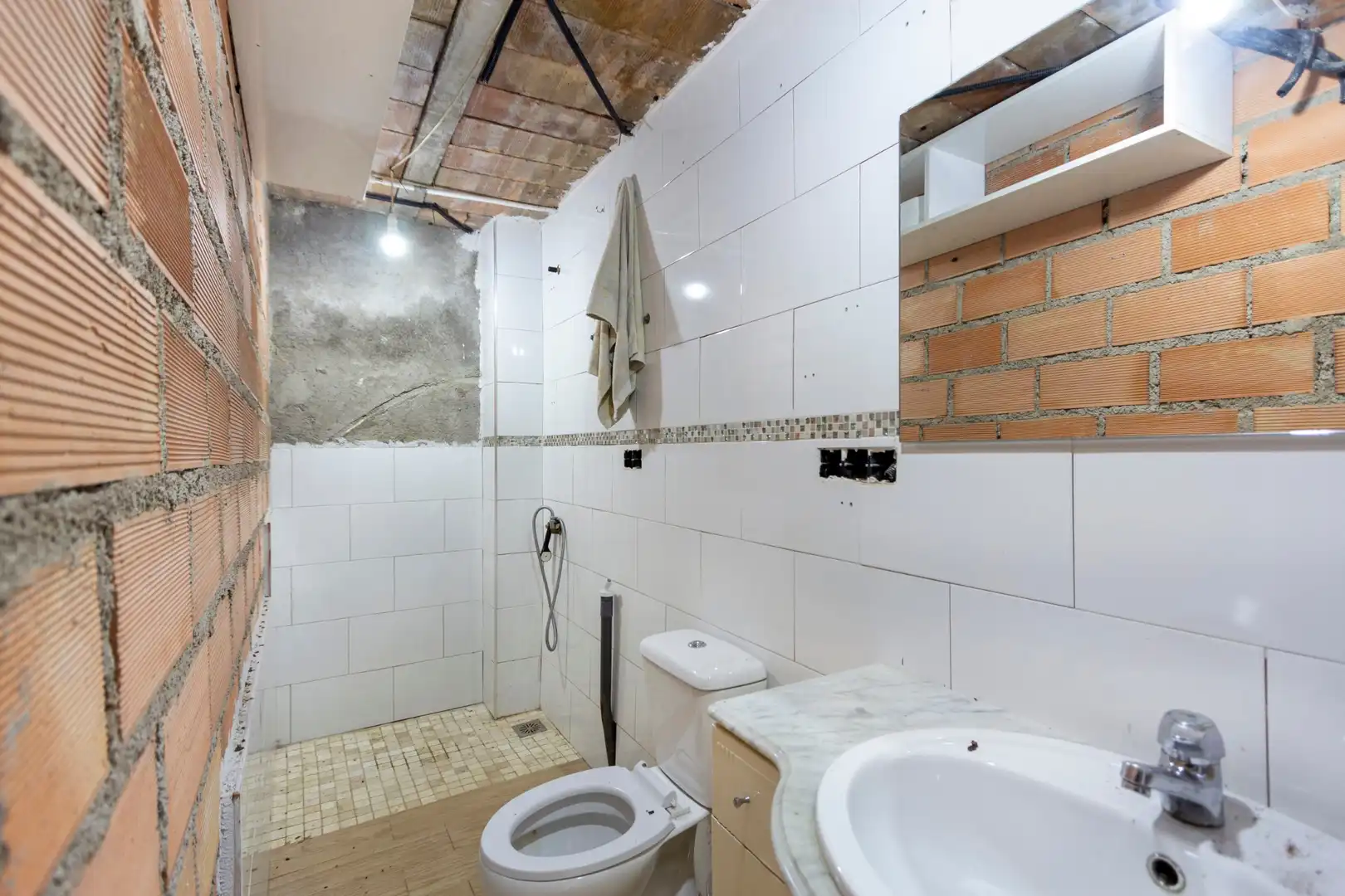 Badezimmer von Country house zum Verkauf in Dúrcal mit Privatgarten und Terrasse