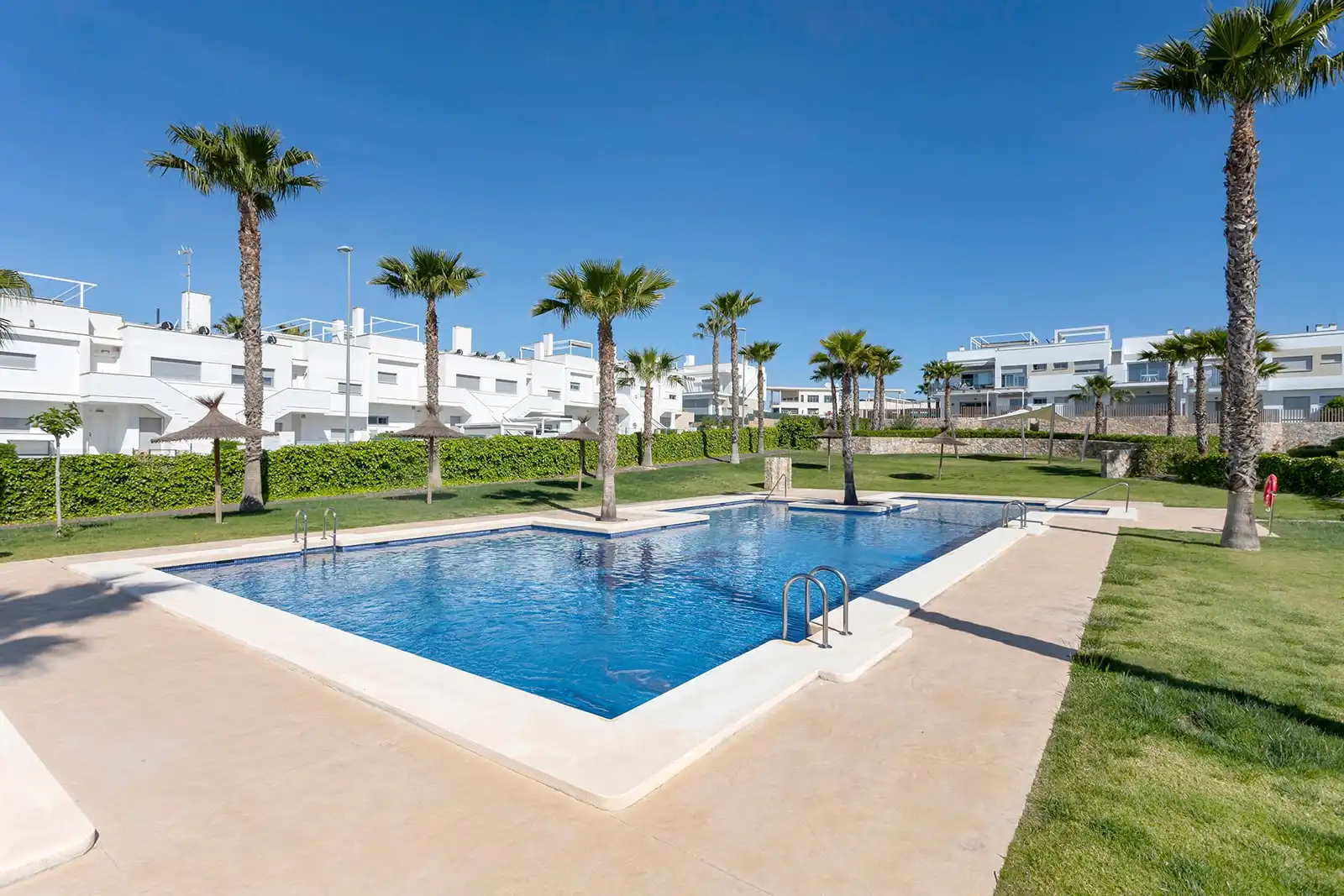 Piscina de Planta baixa en venda en Jacarilla amb Aire condicionat, Terrassa i Piscina